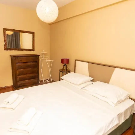 Green House - 2br Large House In Kadikoy